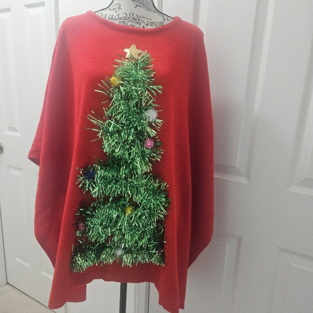 Collection Eighteen Red Poncho and Hat Set - Picture 7 of 7